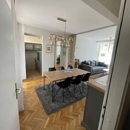 Filip Lux Center * 노비파자르