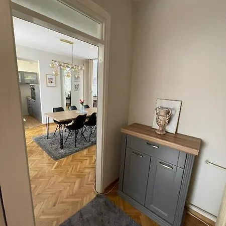 아파트 Filip Lux Center 노비파자르