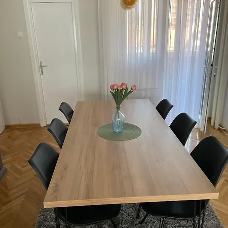 아파트 Filip Lux Center 노비파자르